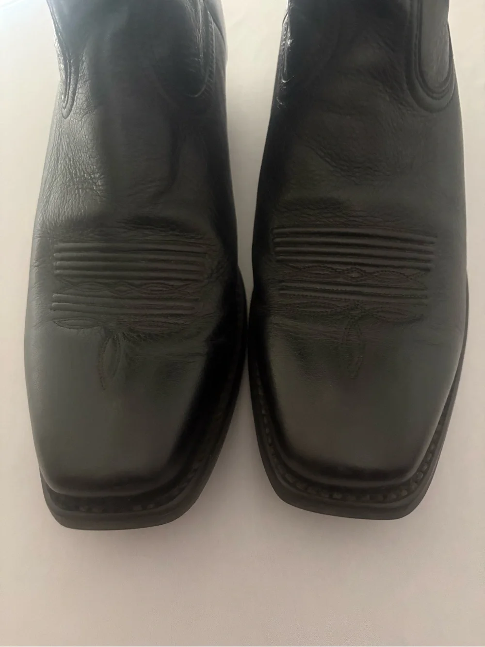 Ariat Black Western Leather Lace-Up Boots with Contrast Stitching